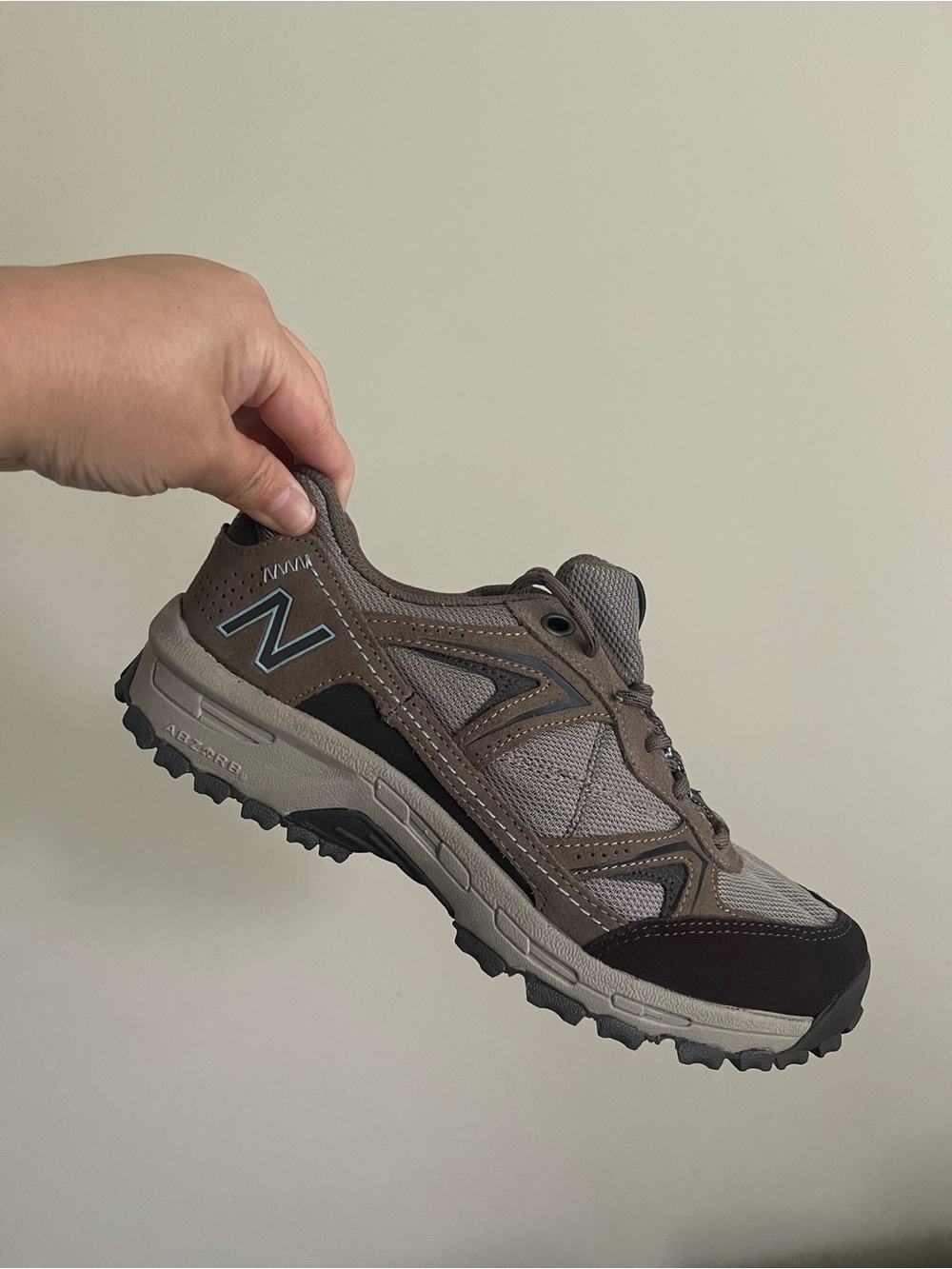 New Balance Men's Gray/Taupe Trail Sneaker